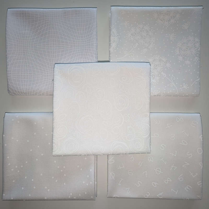 Basic Bundle in Weiß auf Weiß