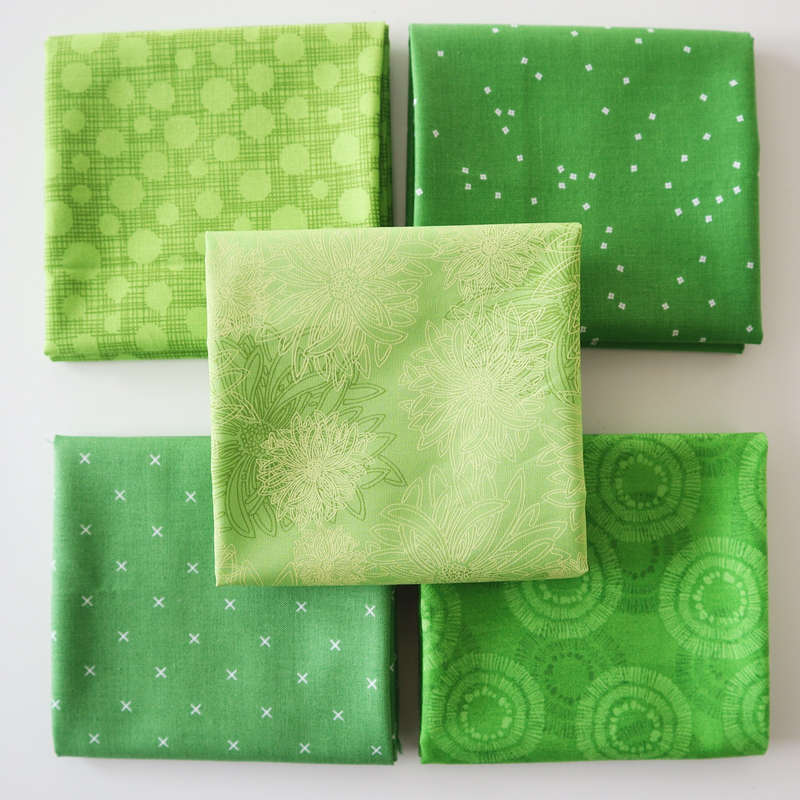 Basic Bundle in Maigrün